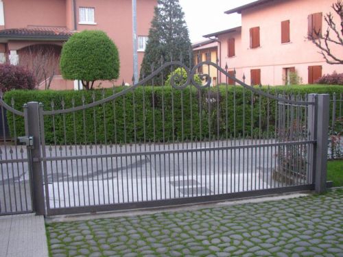 Archisio - Lavoro di Il Fabbro Di Ezio Marchina - Siamo specializzati nella laovorazione del ferro e realizziamo prodotti di ogni tipo in modo professionale veloce ed economico