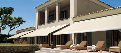 Archisio - Lavoro di Tappezzeria Vergone - Nel nostro laboratorio artigianale siamo in grado di eseguire ogni tipo di lavorodai tendaggi alle tappezzerieper interni ed esterniin qualunque stile da noi ogni cosa fatta con cortesia e pro