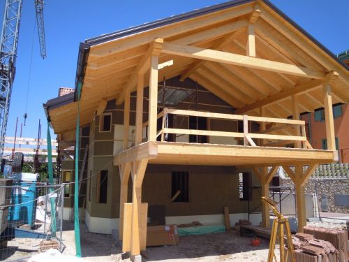 Archisio - Lavoro di Fausto Plotegher - Dal 1989 la ditta fausto plotegher costruzioni in legno di folgaria in provincia di trento una ditta specializzata e competente nella costruzione di tetti in legno lamellare e massiccio solai c