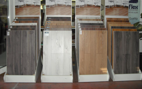 Archisio - Showroom di Dla Serramenti - Nella d L A Serramenti che opera su viterbo nel settore della realizzazione di infissi e serramenti i soci fondatori hanno voluto investire la loro passione e una professionalit maturata lavora