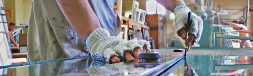 Archisio - Lavoro di Vetreria Melandri - Produciamo vetrate a mosaico incise e dipinte a mano specchi oggettistica in vetro fusione formelle in vetro vetri decorati vetri dipinti mosaici a pasta di vetro lampade darredo oggettistic