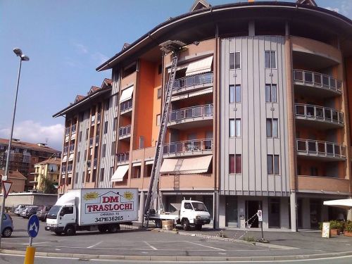 Archisio - Lavoro di Dm Traslochi - d M Traslochi mette a disposizione degli esperti che in modo completamente gratuito effettuano sopralluoghi e preventivi al fine di garantire una massima trasparenza in ogni genere di servizio er