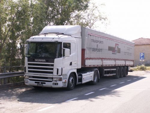 Archisio - Lavoro di Vincenzo Stefanini - limpresa di traslochi in grado di eseguire ogni fase del trasloco in modo attento e precisosiamo al servizio di privati e aziende per trasloco di uffici attivit di ogni genere garantendo rapi