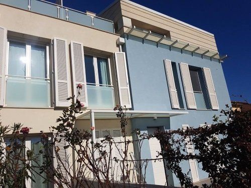 Archisio - Showroom di Euro Profil - Come europrofil abbiamo cominciato ad operare nel 2002 allinterno del campo della produzione e dellinstallazione di infissi e serramenti di qualsiasi genere Per rendere maggiormente casalinga