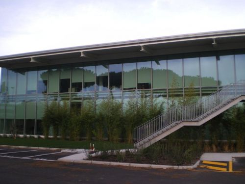 Archisio - Lavoro di Hitrac Engineering Group - 20 anni di esperienza internazionale 4 sedi in italia 3 sedi allestero guyana francese arabia saudita sud africa 100 dipendenti 150 contractors e 4 aree di business telecomunicazioni petro