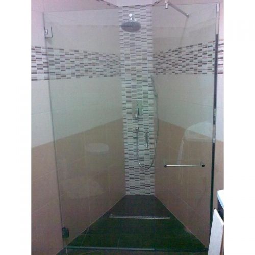 Archisio - Lavoro di Vetreria Scanni Emanuele - La vetreria scanni emanuele a bari nasce nel 1972 per volere del signor michele mastro vetraio da generazione Ha ereditato questa passione dai suoi familiari e lha trasmessa ai suoi figli Laz