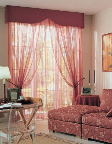 Archisio - Lavoro di I Franzese Snc - I franzese nascono dal capostipite ferdinando che sin dalla fine degli anni 50 ha intrapreso il mestiere nel campo tessile lavorando come garzone presso i grandi commercianti di tessuti in campania