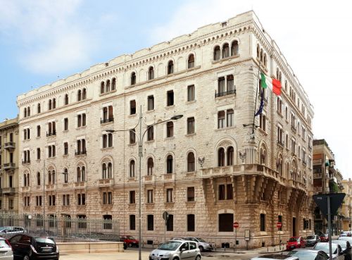 Archisio - Lavoro di Palmirotta Costruzioni - Impresa leader nel settore edile sia a livello locale che nazionale limpresa palmirotta si occupa della progettazione e realizzazione di costruzioni pubbliche civili industriali ed impianti sporti