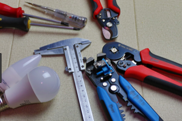 Archisio - Lavoro di Elettro Ar Di Roberto Atzori - Elettro ar di roberto atzori specializzata in piccoli lavori elettricista puntamento antenne pronto intervento elettricista dichiarazione di conformit impianti elettrici pannelli fotovoltaici