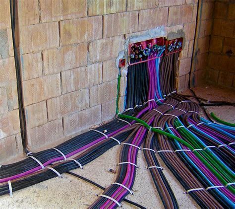 Archisio - Lavoro di Impianti Elettrici Dandrea Agrate Brianza - Siamo una ditta di impianti elettrici per ristrutturazioni e case ex novo