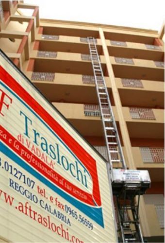 Archisio - Lavoro di Af Traslochi - Af traslochi nasce dallesperienza maturata dalla ditta mobili vadala arredi nel settore dellarredamento da 40 anni per offrire un servizio in pi alla propria clientela e non solo Curiamo il