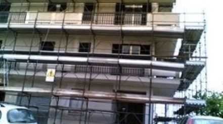 Archisio - Lavoro di Ponteggi De Carolis Renato - Lazienda de carolis renato opera prevalentemente nelle provincie di fermo macerata ed ascoli piceno nel settore edile ed in particolare effettua noleggio montaggio e smontaggio di ponteggi e impal