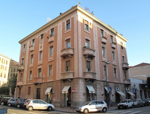 Archisio - Lavoro di Leonardo Sabino - La ditta di sabino leonardo con sede in via monte bianco 6 a vertemate con minoprioco si occupa di imbiancature verniciature e restauri di edifici pubblici e di privati