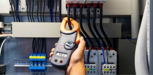 Archisio - Lavoro di Utic Di Crosa Damo - CrosaDal 1979 punto di riferimento per il paese di vigliano biellese e dintorni prima come attivit di vendita elettrodomestici ed impianti elettrici poi come impiantista di sistemi e reti telem