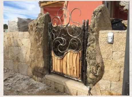 Archisio - Lavoro di Graniti Bua - Lazienda graniti bua di buddus in provincia di olbia-tempio in sardegna vanta unesperienza pluriennale nella lavorazione del granito La ditta lavora solamente materiale di ottima qualit tra