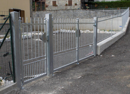 Archisio - Lavoro di Ferro Su Ferro - Ferro su ferro nasce da unidea di michael pedrinzani che fin da giovanissimo matura una vasta esperienza nel settore della carpenteria metallica Cancelli inferriate serrande tende da sole e t