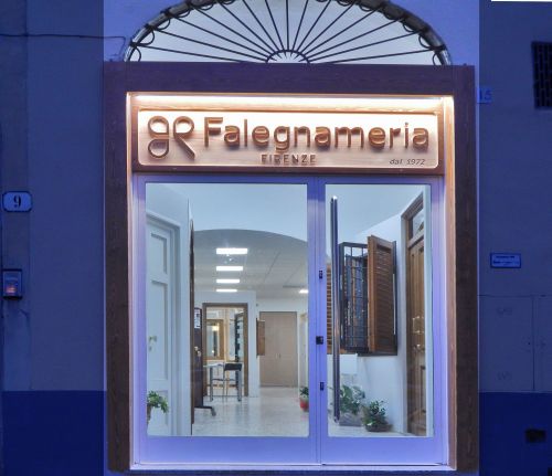 Archisio - Lavoro di Falegnameria 1972 - Arredamenti su misura residenziali e commercialiInfissi e serramenti