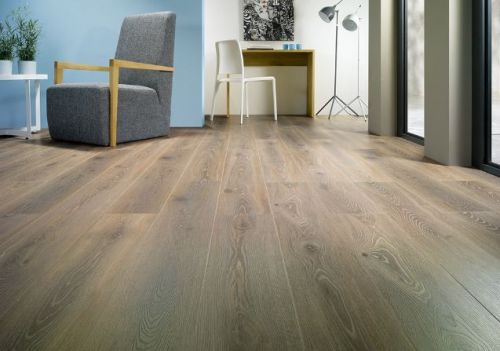 Archisio - Lavoro di Marco Pavimenti - Ditta specializzata nei lavori che svolgiamo con personale qualificato da oltre 35 anniI prodotti da noi usati rispettano normative e ambiente vernice inodore-ecologicaCosa facciamo Lu