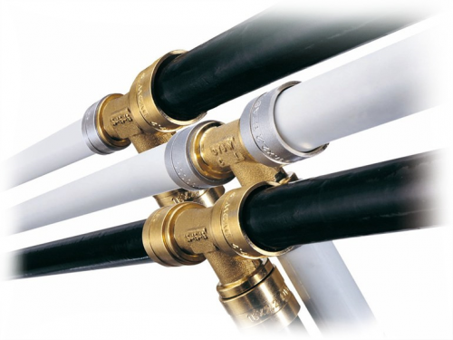 Archisio - Lavoro di Idro Tre Sas - La idro tre Sas una societ piemontese nata nel dicembre del 1994 dallunione di tre colleghi di lavoro con esperienze lavorative ventennali nel settore che attualmente dirigono lazienda con m