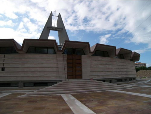 Archisio - Lavoro di Colalillo Marmi - Colalillo marmi 28000 mq di stabilimento nuovi impianti collaudati recentemente tecnologia esclusiva 55 addetti 24000 mq al mese di prodotti spediti in tutto il mondo ma anche 700 mq al mese