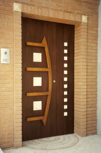 Archisio - Lavoro di Vetreria Orso Di Orso Sergio - La vetreria orso opera nella zona biellese nel settore dei serramenti infissi porte vetri e cristalli in ambiti sia pubblici che privatiI principali servizi offerti dalla vetreria sono instal