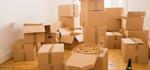 Archisio - Lavoro di Traslochi Abitare Saxxa Trasporti Noleggio - Lazienda nasce nel 2007 Si sviluppa nella logistica e nel trasporto merci nelle aree di pisa lucca e livorno Successivamente si espande in tutta la toscana lazio emilia-romagna e liguriaIl