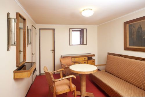 Archisio - Lavoro di Arte E Decorazioni - Lavori di imbiancatura civile e industriale carte da parati stucchi decorativi gessi isolamenti controsoffittature pareti in cartongesso laminati parquet