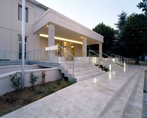 Archisio - Showroom di Pietre Di Rapolano - La pietra di rapolano il travertino che dai tempi degli etruschi si estrae vicino a siena in toscana Le sue caratteristiche cromatiche lo rendono unico e assai diverso da ogni altro travertino p