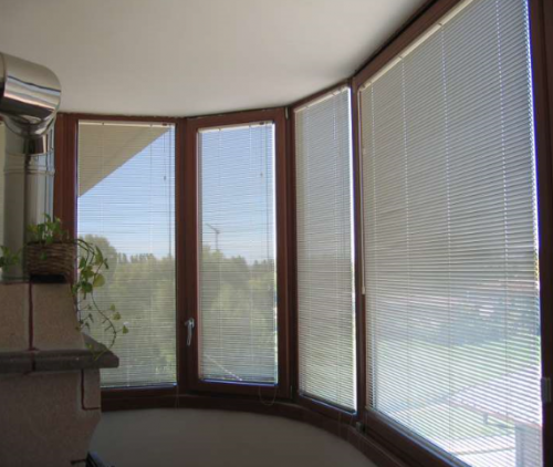 Archisio - Showroom di Finestre E Serramenti Fabrizio - Da oltre 35 anni la famiglia fabrizio capostipite antonio ha prodotto serramenti infissi finestre porte e cancelli prima in un piccolo laboratorio nella zona industriale di bargellino poi sposta