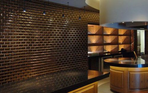 Archisio - Showroom di Senio Alta Ceramica Faentina - la nostra azienda una rara realt industriale italiana poich produciamo dal 1968 piastrelle in maiolica con lo stesso procedimento con cui faenza produceva le sue famose faienceLe nostre