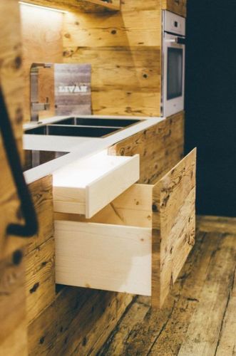 Archisio - Lavoro di Falegnameria Livan - Grazie ad una vasta gamma di materiali e servizi riusciamo a soddisfare ogni vostra esigenzaLa falegnameria livan nasce da un sogno una passionequella del legnoFin da bambino sono sempre stra