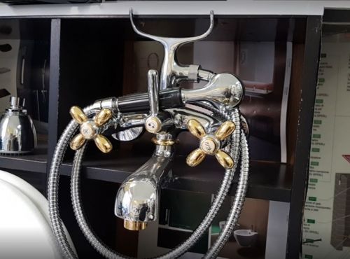 Archisio - Lavoro di Termoidraulico Ditta Cris - Ditta cris nel comune di torino con impianti elettrici e termoidraulici