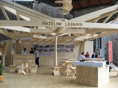 Archisio - Lavoro di Legno Trentino - Falegnameria artigiana di produzione e montaggio di serramenti sia interni che esterni produzione ed installazione di arredi e complementi darredo per interni o esterni di tetti e strutture in legn