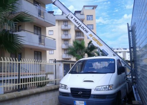 Archisio - Lavoro di Traslochi Di Capri - Traslochi di caprio effettua traslochi nazionali Le attrezzature moderne ed efficienti supportate da una solida esperienza maturata in 25 anni di attivit nel settore ci consentono di affrontare e