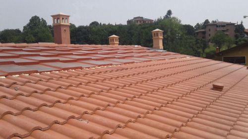 Archisio - Lavoro di Verdirame Giovanni Solarteg - Solarteg il tetto solare fotovoltaico made in italy E lunico tetto bello solido ed efficiente che produce energia elettrica dal sole Solarteg la nuova soluzione tecnologica per edif