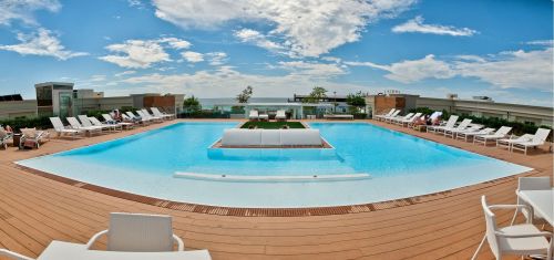 Archisio - Showroom di Delorenzis srl - De lorenzis progetta e trasforma il vostro spazio in un ambiente immediatamente fruibile curando tutte le fasi della realizzazioneAttraverso linnovativa formula design build lazienda segu