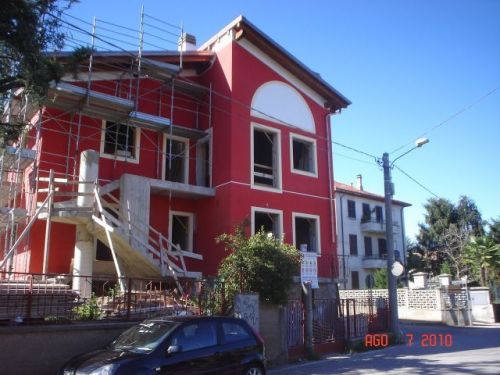 Archisio - Lavoro di Casa In - Casa in una impresa edile E specializzata prevalentemente in ristrutturazioni di interni a milano come appartamenti negozi uffici laboratori ecc dal semplice rifacimento di un bagno alla pi