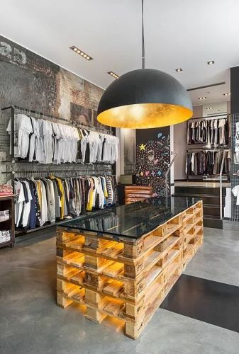 Archisio - Lavoro di Valerio Zanicotti - Nizio a fotografare nel 2011 dopo lacquisto della mia prima reflex anche se la mia passione per la fotografia ha radici pi profonde comincia quando da piccolo mio padre mi faceva usare la sua p