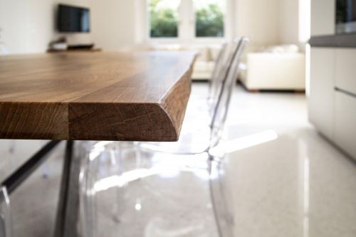 Archisio - Lavoro di Bazzo 1975 - Siamo unazienda artigiana a conduzione familiare specializzata nella produzione di mobili componenti in legno e lavorazioni in subfornitura di pannelli e laminati