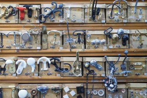 Archisio - Showroom di Attrezzature Per Camini Ferramenta Castaldini - Tradizione e modernit tecnologia e abilit manuale attenzione alle richieste del cliente e una cura speciale per artigiani e imprese attraverso la creazione di partnership di lunga durata sono q