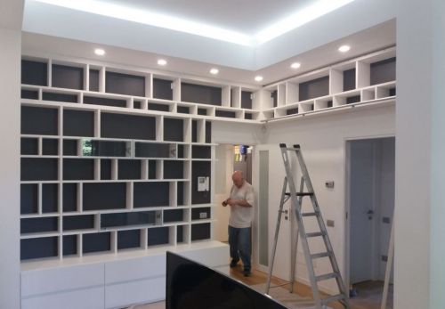 Archisio - Lavoro di Frigerio Paolo C - Siamo unazienda artigiana che da pi di sessantanni produce arredamenti su misura svolgendo direttamente tutte le lavorazioni del ciclo produttivo del mobile dalla progettazione alla consegna comp