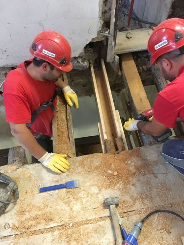 Archisio - Lavoro di Edilsystem srl - Azienda specializzata in consolidamenti strutturali e adeguamenti sismici di edifici civili industriali e infrastrutture con tecniche e tecnologie innovativeSpecializzata nel consolidamento di ed