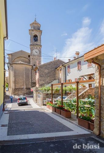 Archisio - Lavoro di De Biasi Tendaggi - La nostra azienda vanta una lunga tradizione nel tendaggio che risale agli anni 50 con lapertura di un negozio di tessuti darredamento e annesso laboratorio di sartoria in mantova viale piave