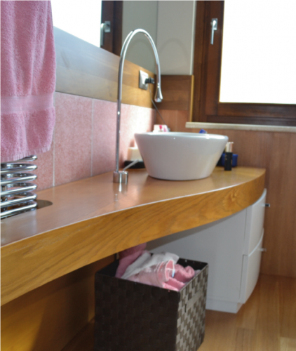 Archisio - Showroom di Panariello Produzioni - Lazienda la naturale evoluzione de lantica falegnameria di panariello antonio fondata agli inizi degli anni 60Gli infissi le porte e tutta lintera produzione sono il risultato de