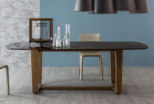 Archisio - Showroom di Alessandro Busana Hole Designstudio - un product designer specializzatosi in design creativo