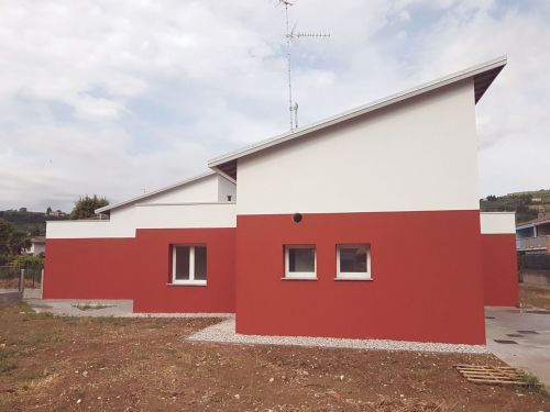 Archisio - Lavoro di Edilmilesi srl - Gruppo milesi opera nel settore delledilizia da oltre 30 anni fornendo un servizio di qualit frutto di unesperienza che matura e cresce sul campo grazie ad una solida base familiare costantem