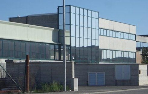 Archisio - Showroom di Damar Serramenti - Damar serramenti snc lazienda di bientina che opera nel settore dei serramenti ed infissi per ledilizia residenziale e industriale Si occupa della realizzazione ed installazione di infissi