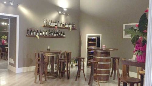 Archisio - Lavoro di Briganti srl - Arredamento per bar ristoranti e tavernette da sognoBotti di legno artigianali dal 1800Dal lontano 1800 la falegnameria briganti storia stata tramandata di padre in figlio accompagnando il