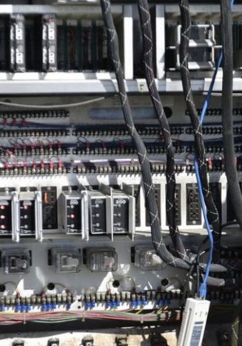 Archisio - Lavoro di Abbinante Impianti - Nel 1978 abbinante damiano dopo diversi anni di lavoro come dipendente decide di avviare la propria attivit imprenditoriale come idraulico specializzato nella realizzazione di impianti termoidrici