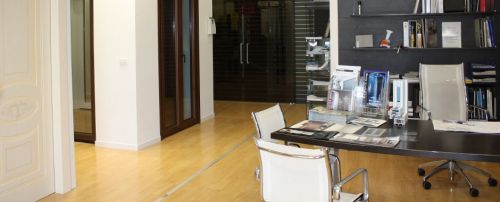 Archisio - Showroom di Porte Dautore - Porte dautore - azienda operante a siracusa e provincia nel settore della vendita e dellinstallazione di infissi porte interne porte blindate parquet complementi darredo tende e zanzariere - l